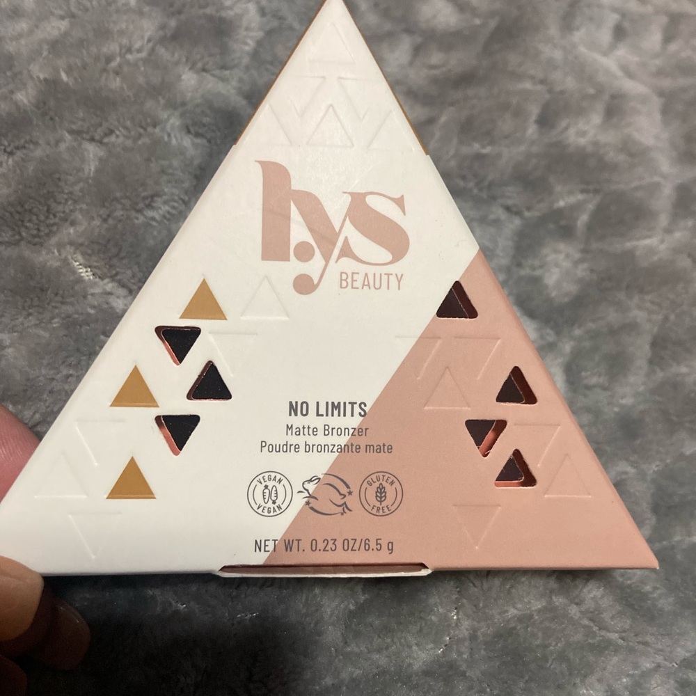 LYS No Limits Matte Bronzer